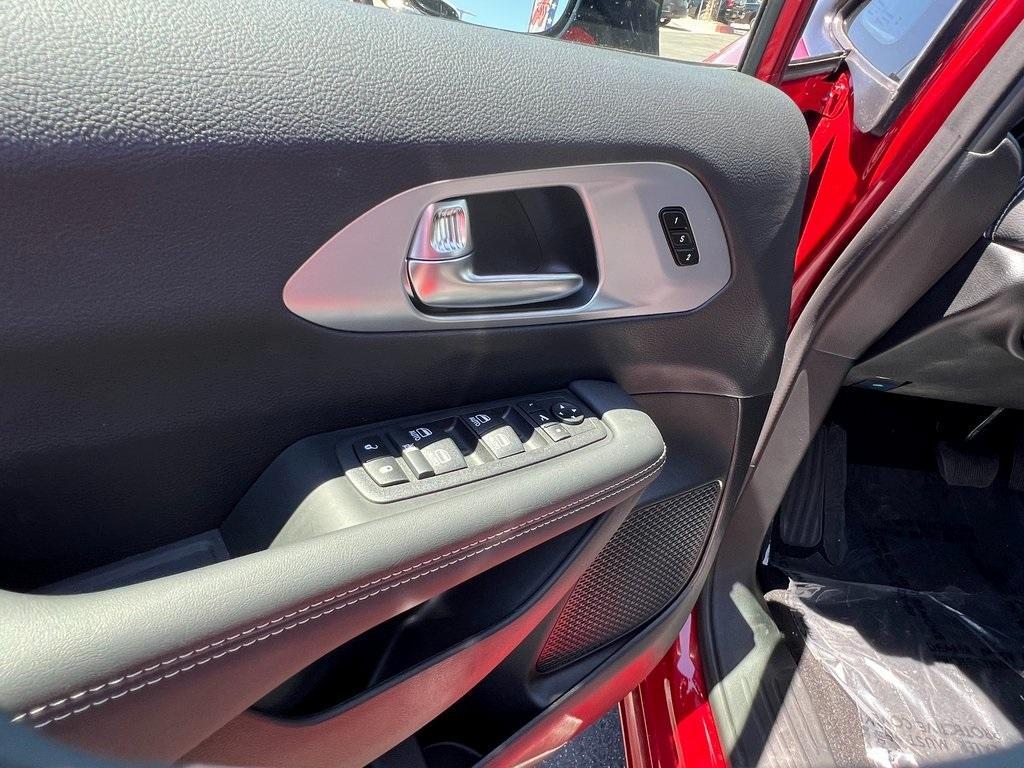 new 2025 Chrysler Pacifica car, priced at $52,060