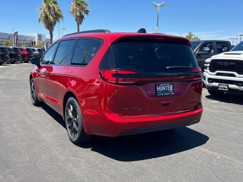 new 2025 Chrysler Pacifica car, priced at $52,060