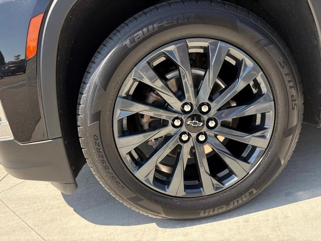used 2022 Chevrolet Traverse car, priced at $39,723