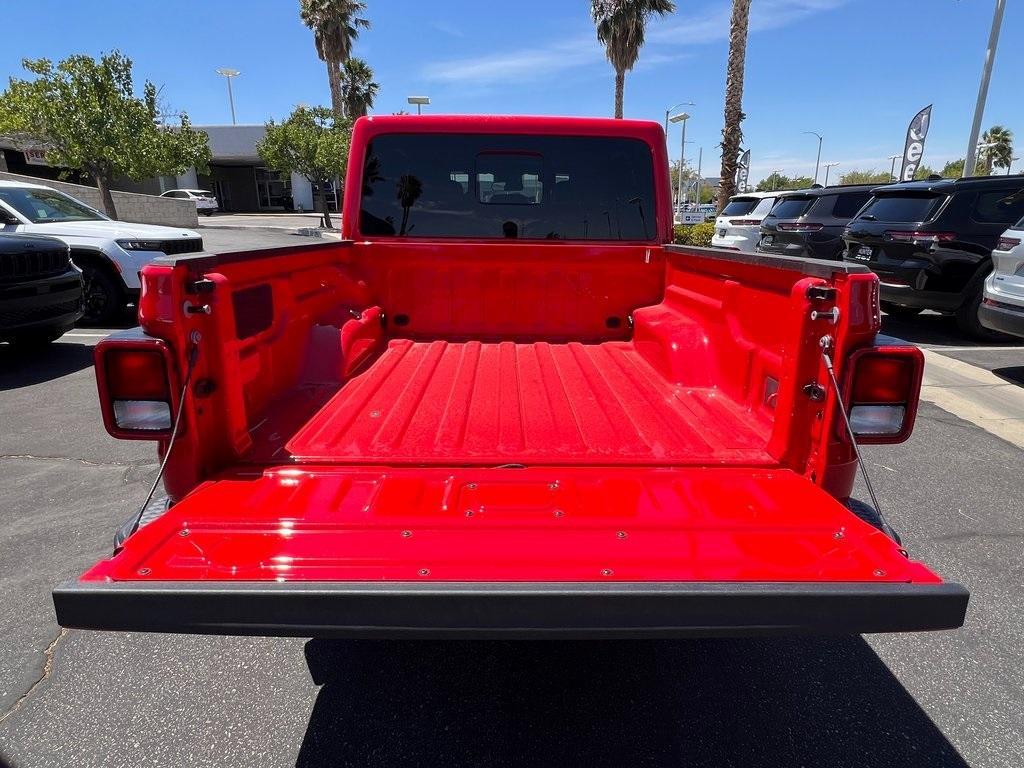 new 2025 Jeep Gladiator car, priced at $43,855