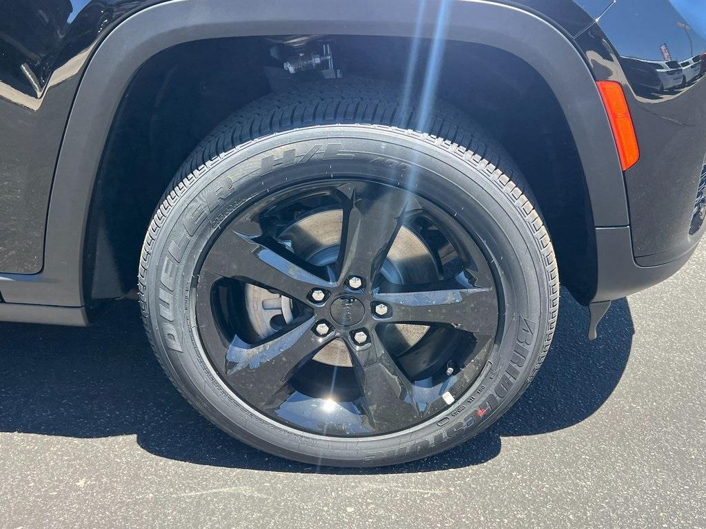 new 2025 Jeep Grand Cherokee L car, priced at $45,212