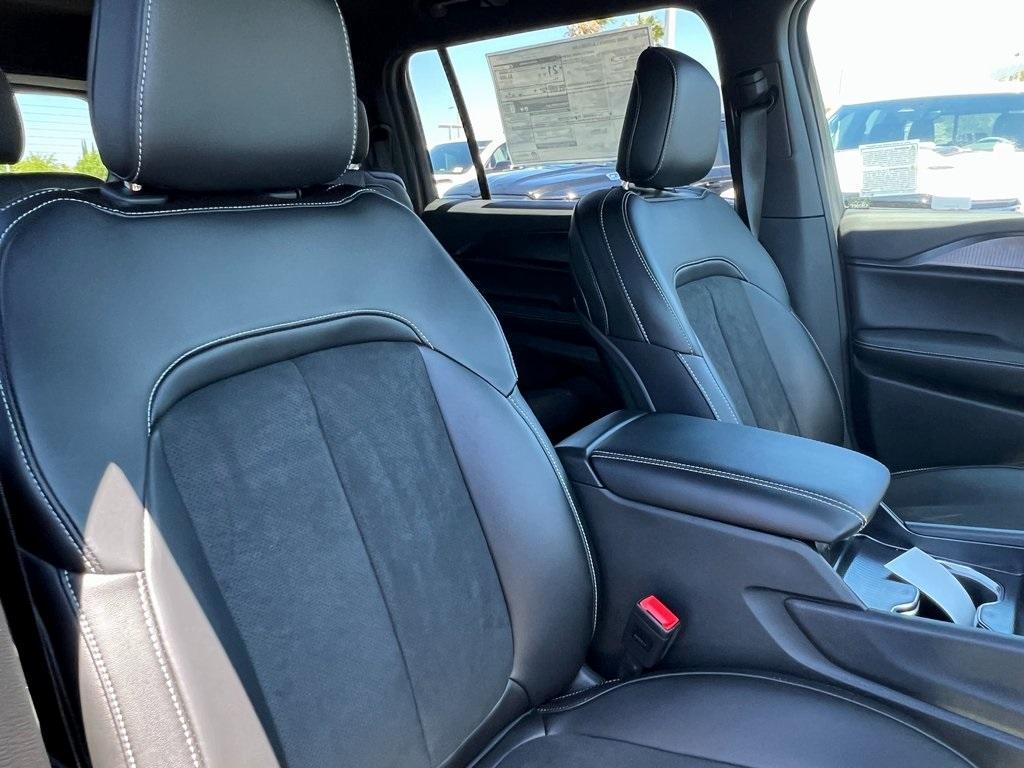 new 2025 Jeep Grand Cherokee L car, priced at $45,212