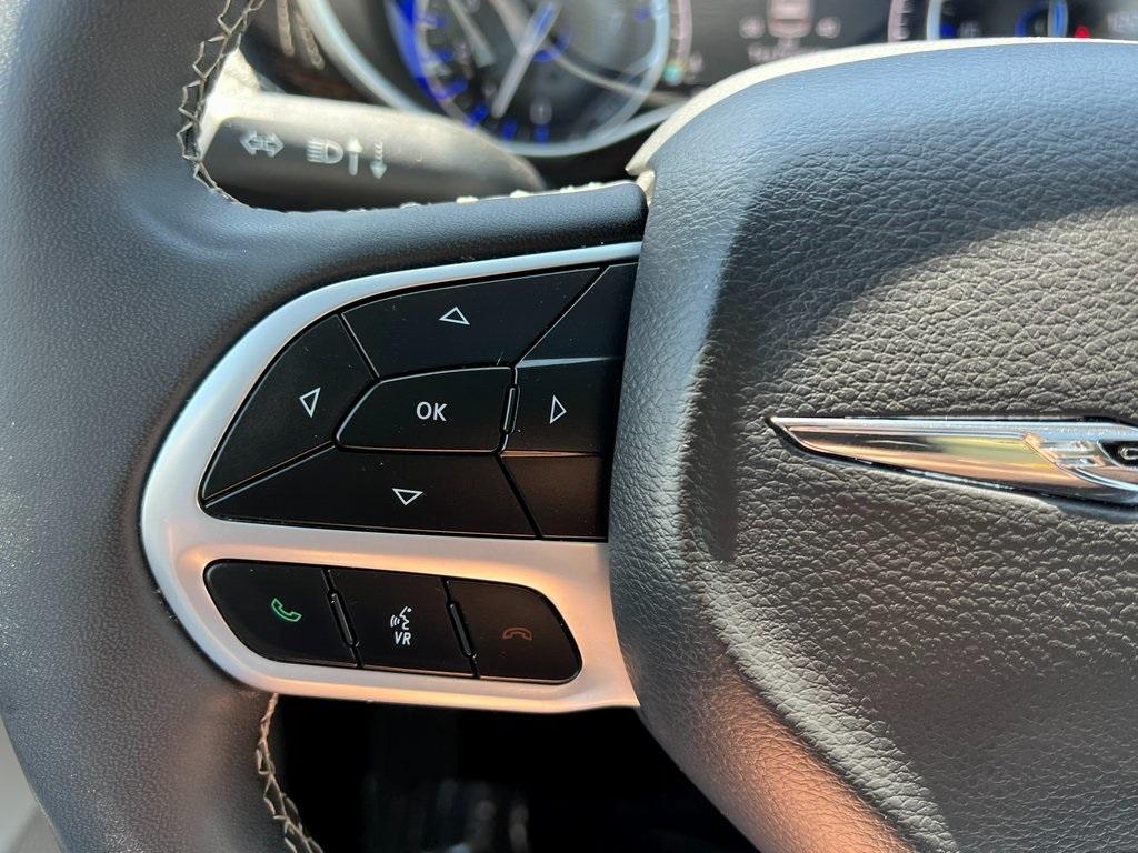used 2023 Chrysler Pacifica car, priced at $32,008