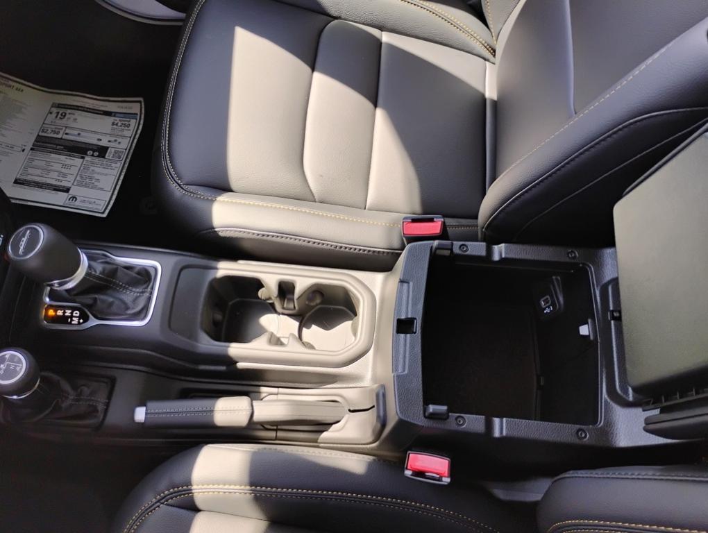 new 2025 Jeep Gladiator car, priced at $44,795