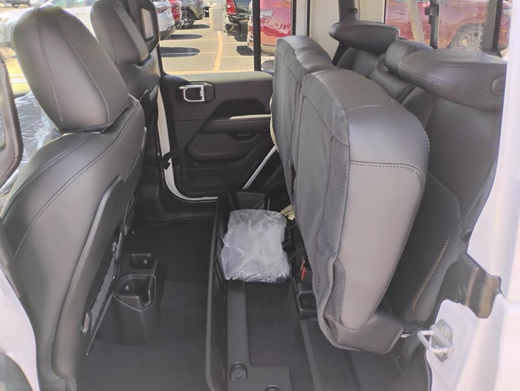 new 2025 Jeep Gladiator car, priced at $44,795