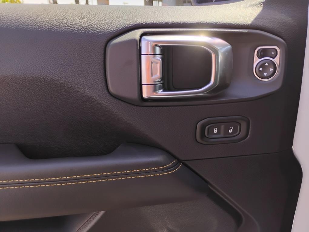 new 2025 Jeep Gladiator car, priced at $44,795