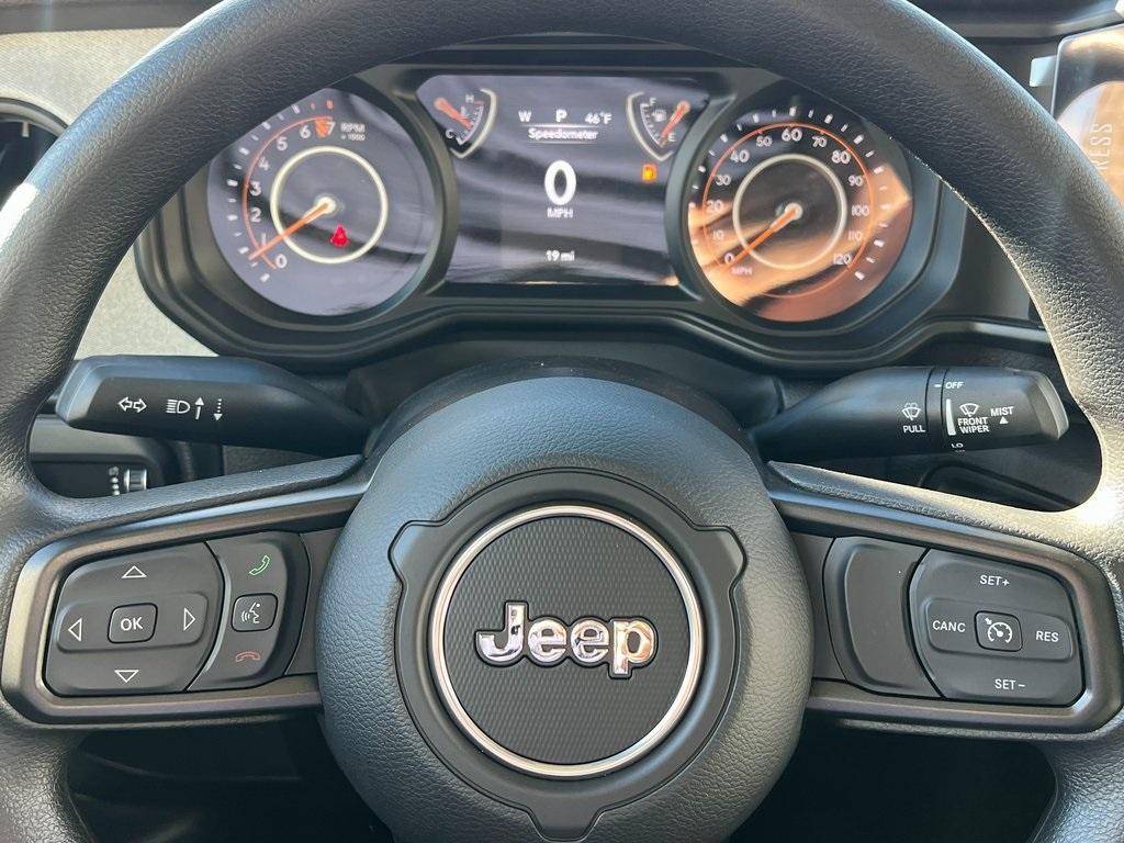 new 2025 Jeep Gladiator car, priced at $42,830