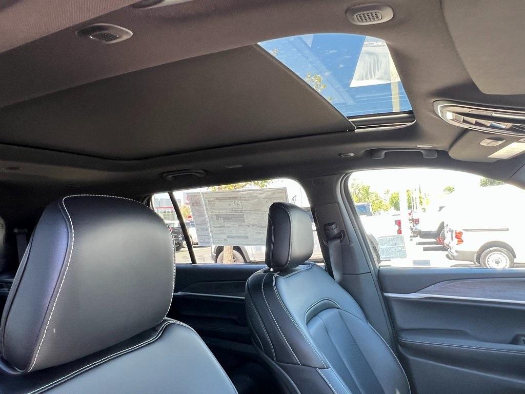 new 2025 Jeep Grand Cherokee L car, priced at $49,082