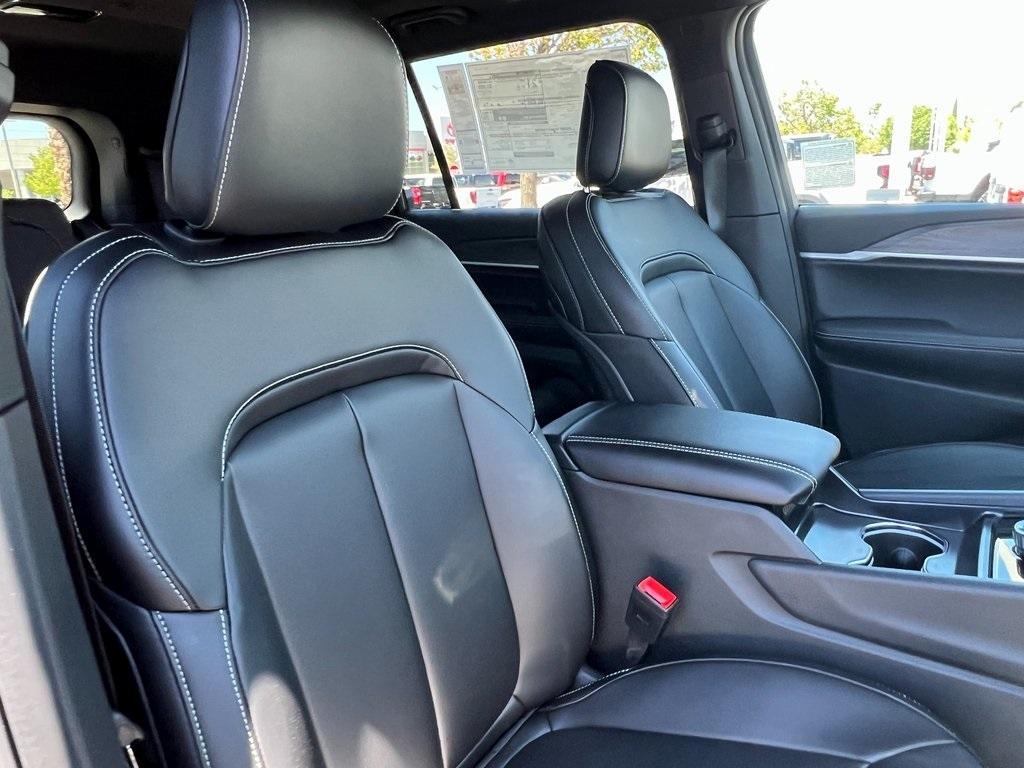 new 2025 Jeep Grand Cherokee L car, priced at $49,082