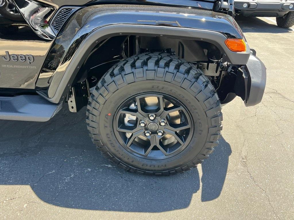 new 2025 Jeep Gladiator car, priced at $45,640