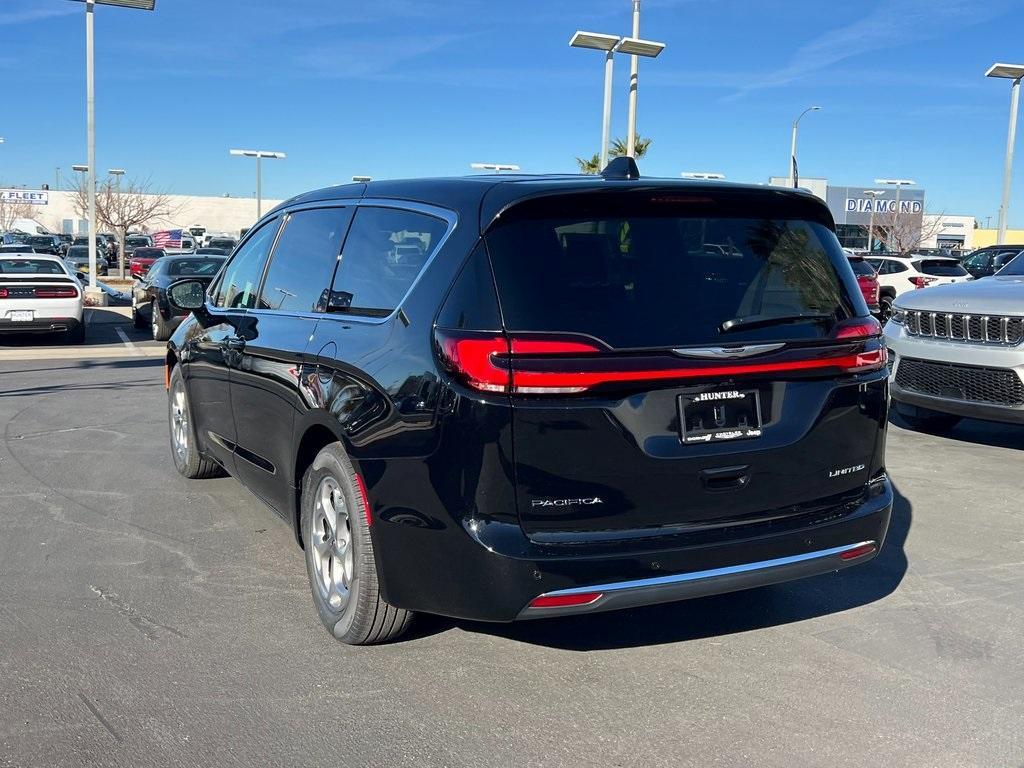 new 2024 Chrysler Pacifica car, priced at $44,815