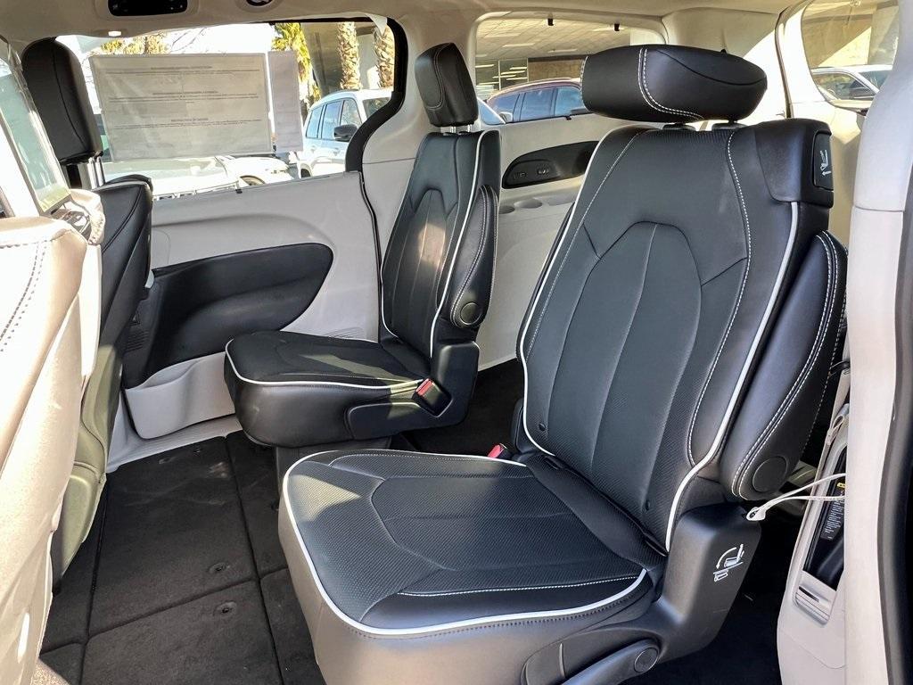 new 2024 Chrysler Pacifica car, priced at $44,815