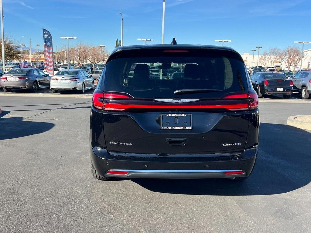 new 2024 Chrysler Pacifica car, priced at $44,815