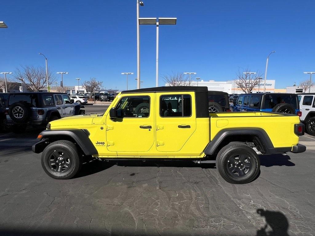 new 2024 Jeep Gladiator car, priced at $35,805