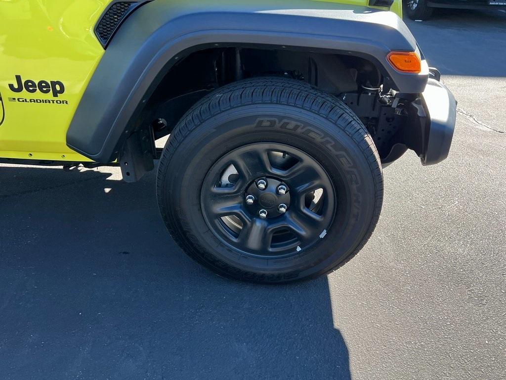 new 2024 Jeep Gladiator car, priced at $35,805