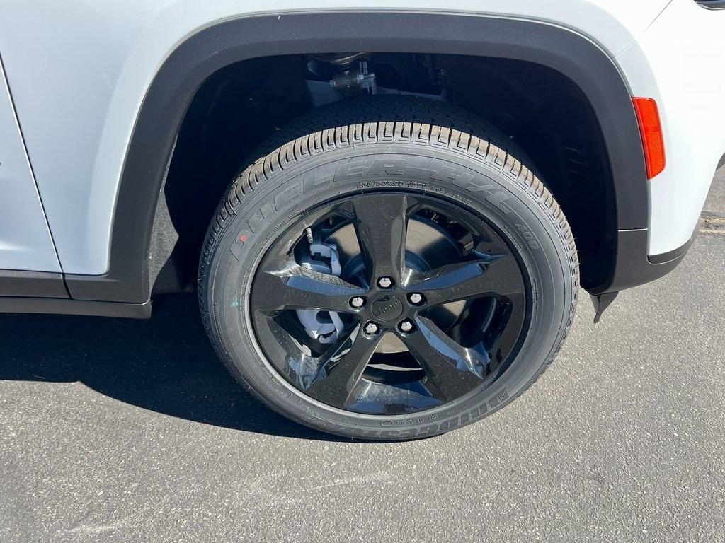 new 2025 Jeep Grand Cherokee L car, priced at $43,325