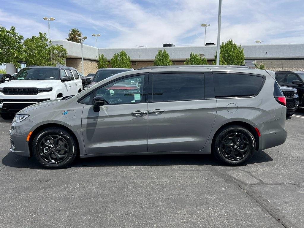 new 2025 Chrysler Pacifica Hybrid car, priced at $52,775