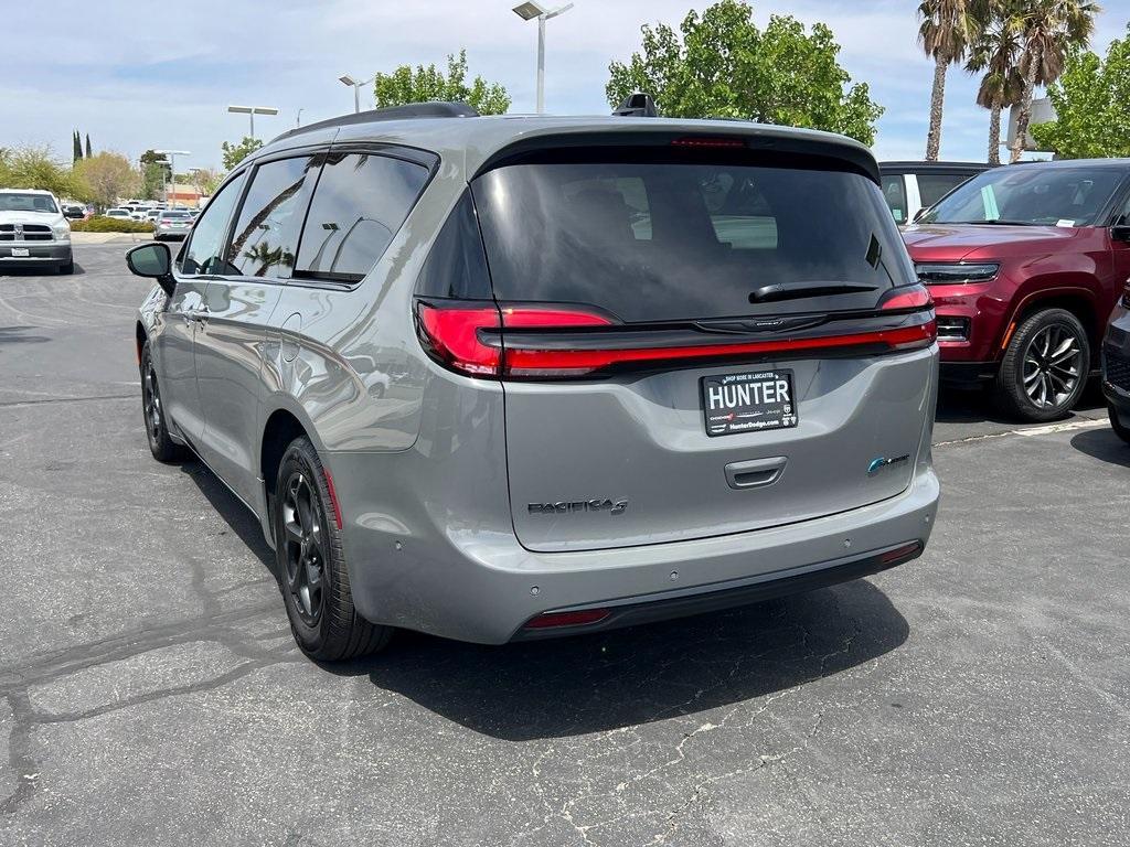 new 2025 Chrysler Pacifica Hybrid car, priced at $52,775