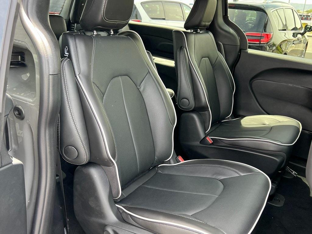 new 2025 Chrysler Pacifica Hybrid car, priced at $52,775