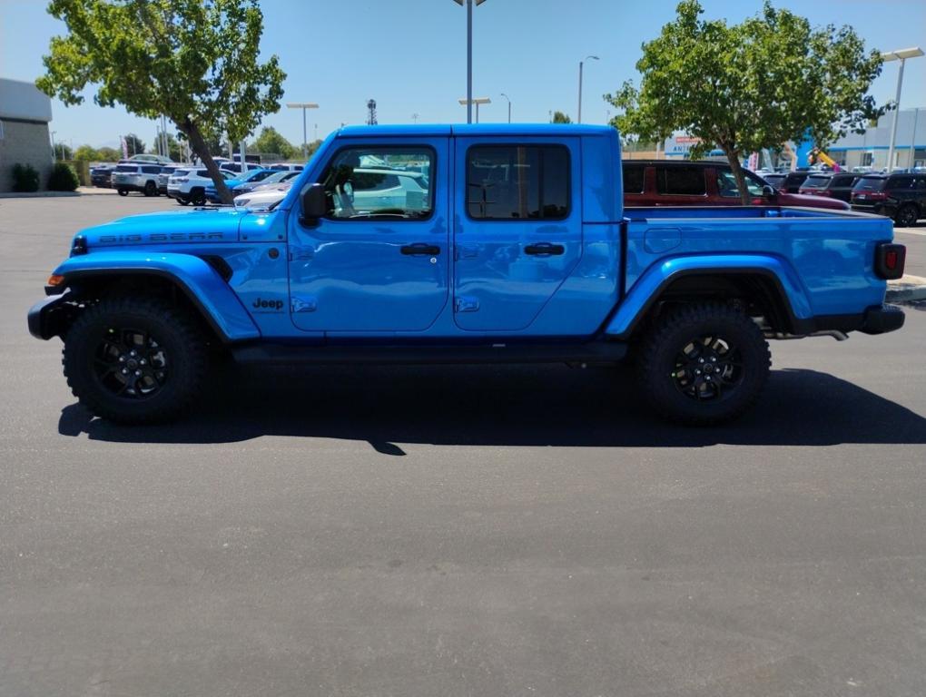 new 2025 Jeep Gladiator car, priced at $48,235