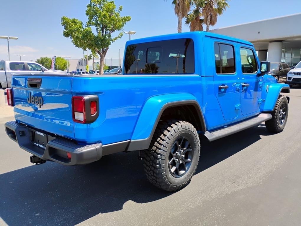 new 2025 Jeep Gladiator car, priced at $48,235