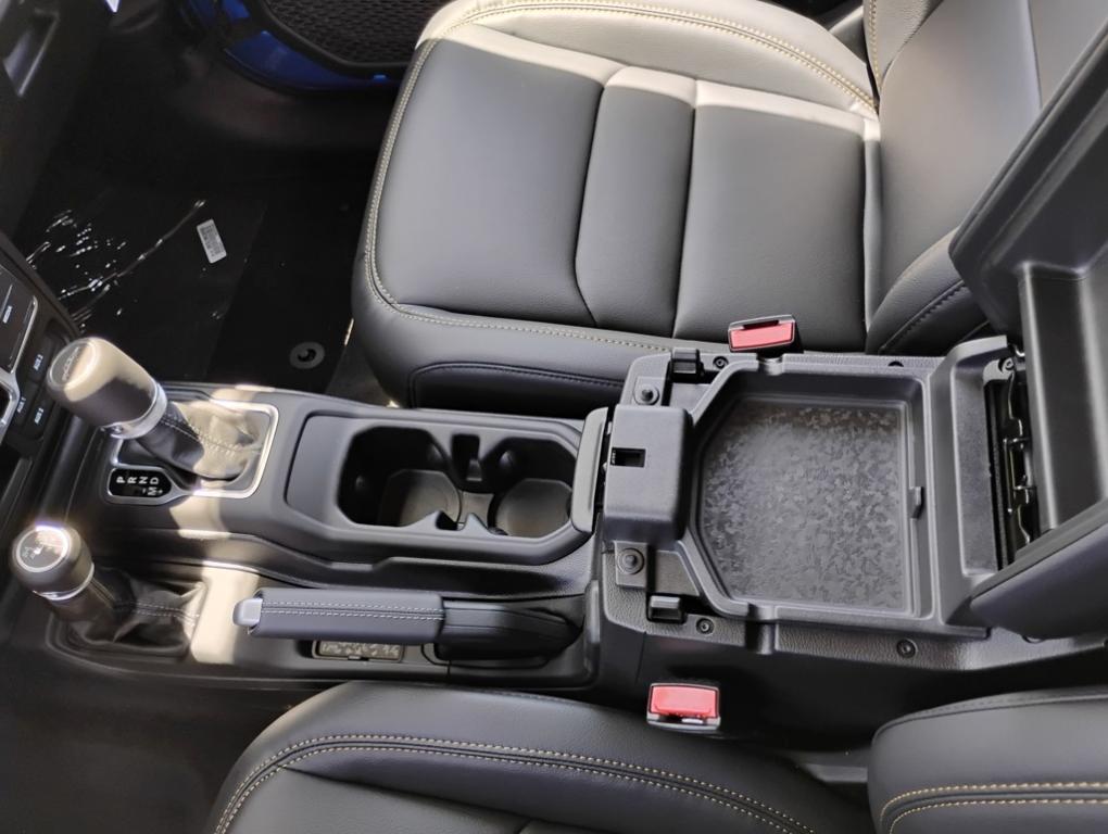 new 2025 Jeep Gladiator car, priced at $48,235