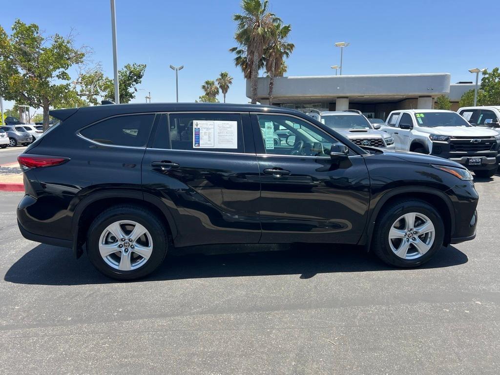 used 2021 Toyota Highlander car, priced at $31,046