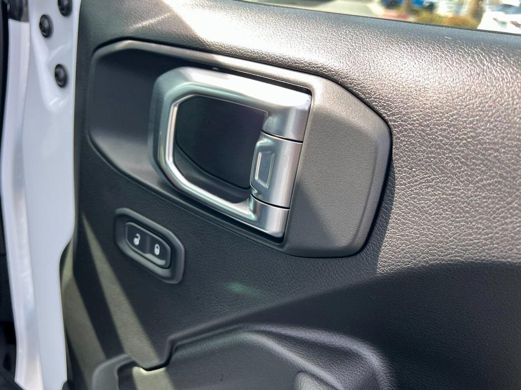 new 2025 Jeep Gladiator car, priced at $40,535