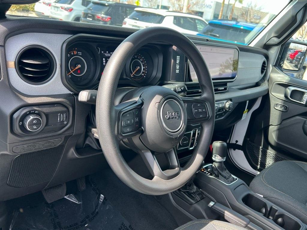 new 2025 Jeep Gladiator car, priced at $40,535
