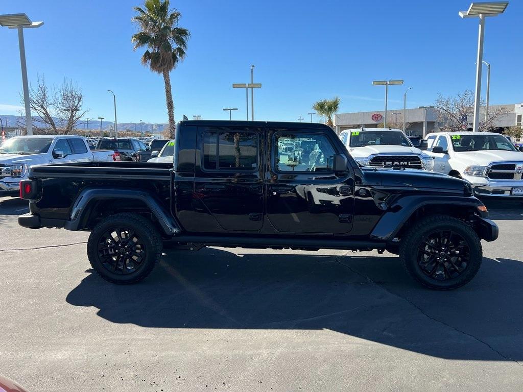 new 2025 Jeep Gladiator car, priced at $43,180