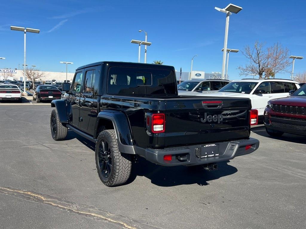 new 2025 Jeep Gladiator car, priced at $43,180