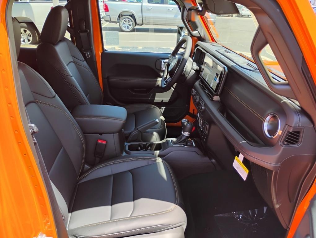 new 2025 Jeep Gladiator car, priced at $50,030
