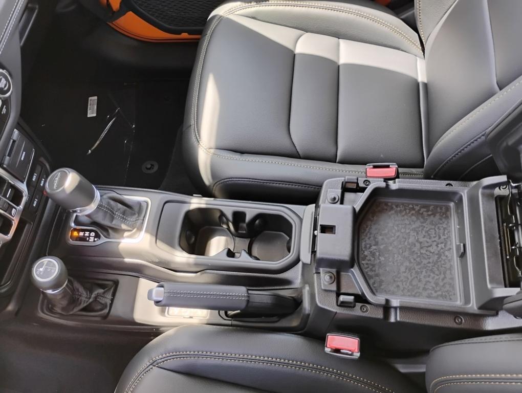 new 2025 Jeep Gladiator car, priced at $50,030
