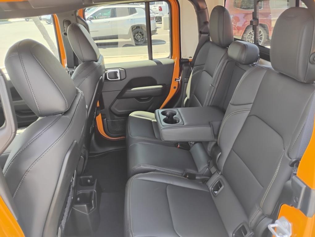 new 2025 Jeep Gladiator car, priced at $50,030