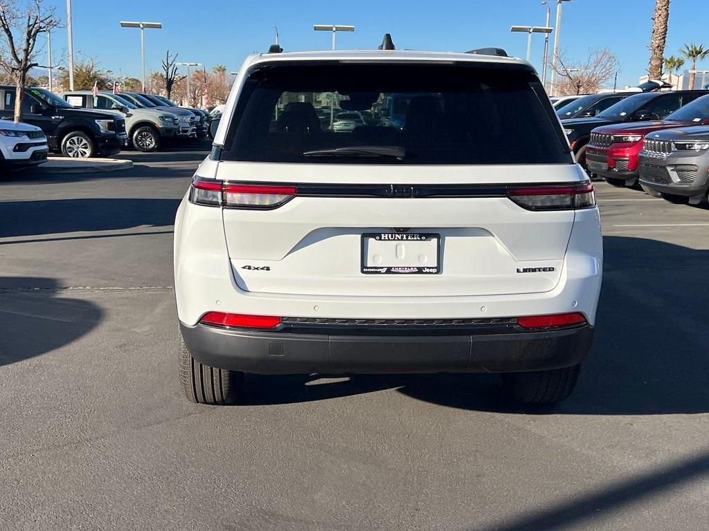 new 2024 Jeep Grand Cherokee car, priced at $42,425