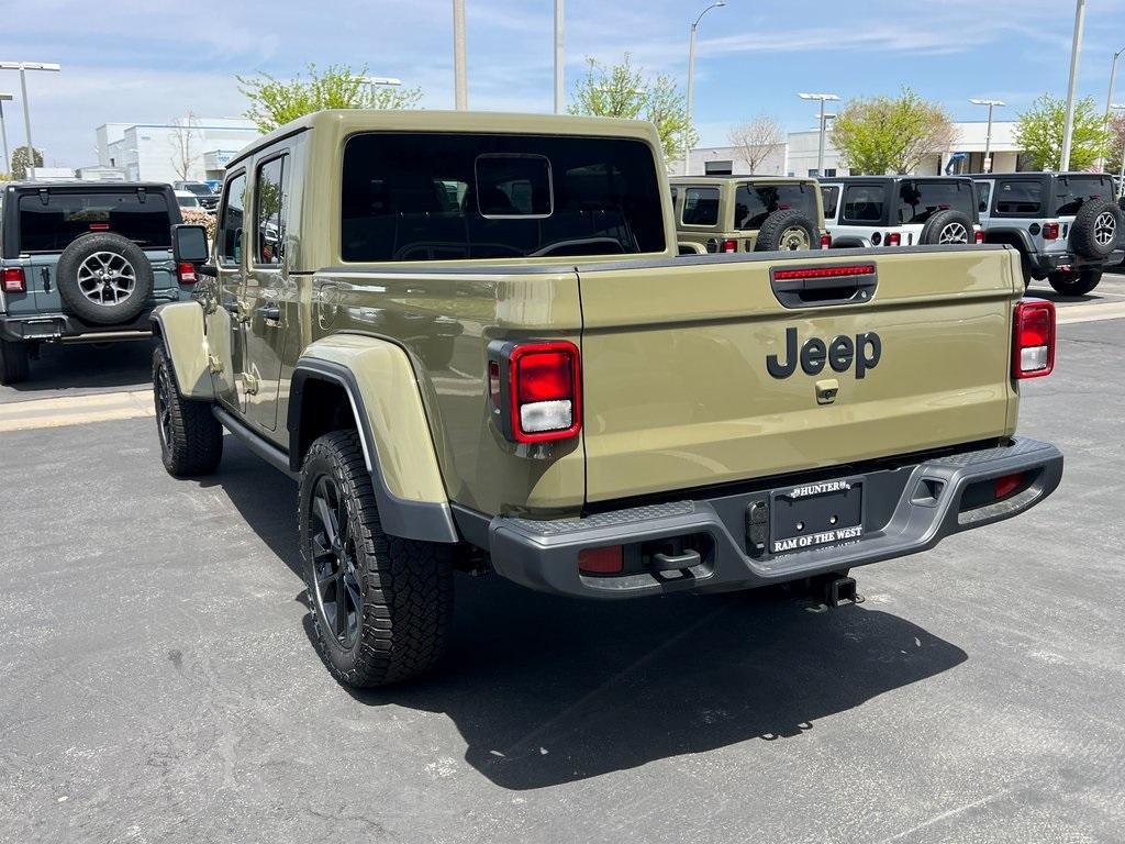 new 2025 Jeep Gladiator car, priced at $41,430