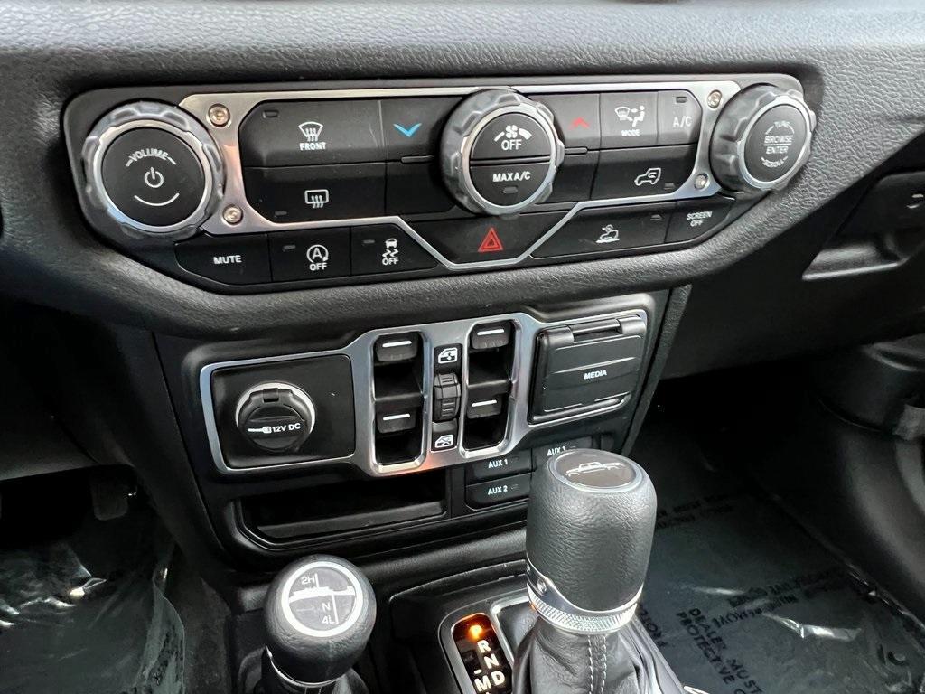 new 2025 Jeep Gladiator car, priced at $41,430