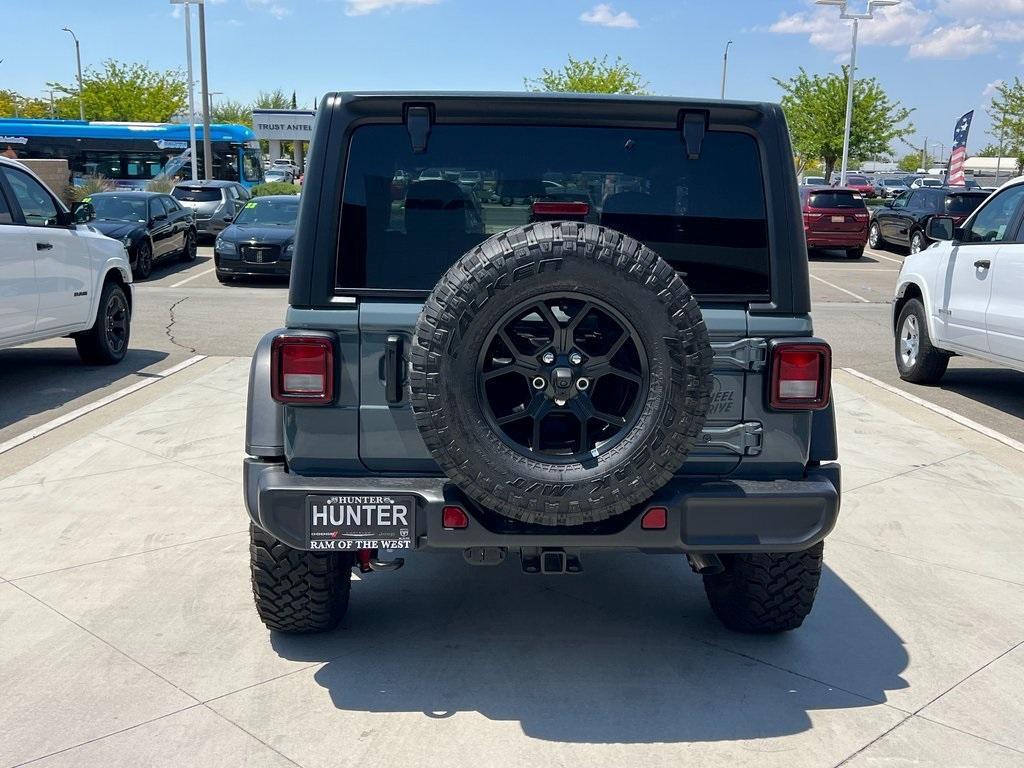 new 2025 Jeep Wrangler car, priced at $43,182