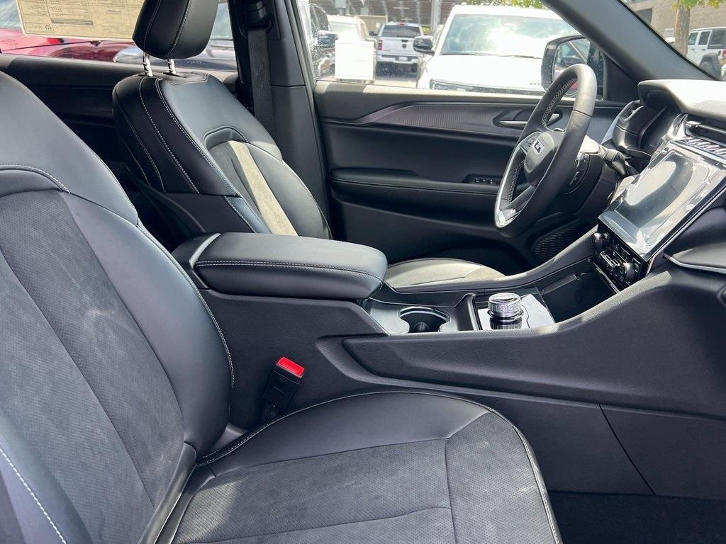 new 2025 Jeep Grand Cherokee L car, priced at $43,277