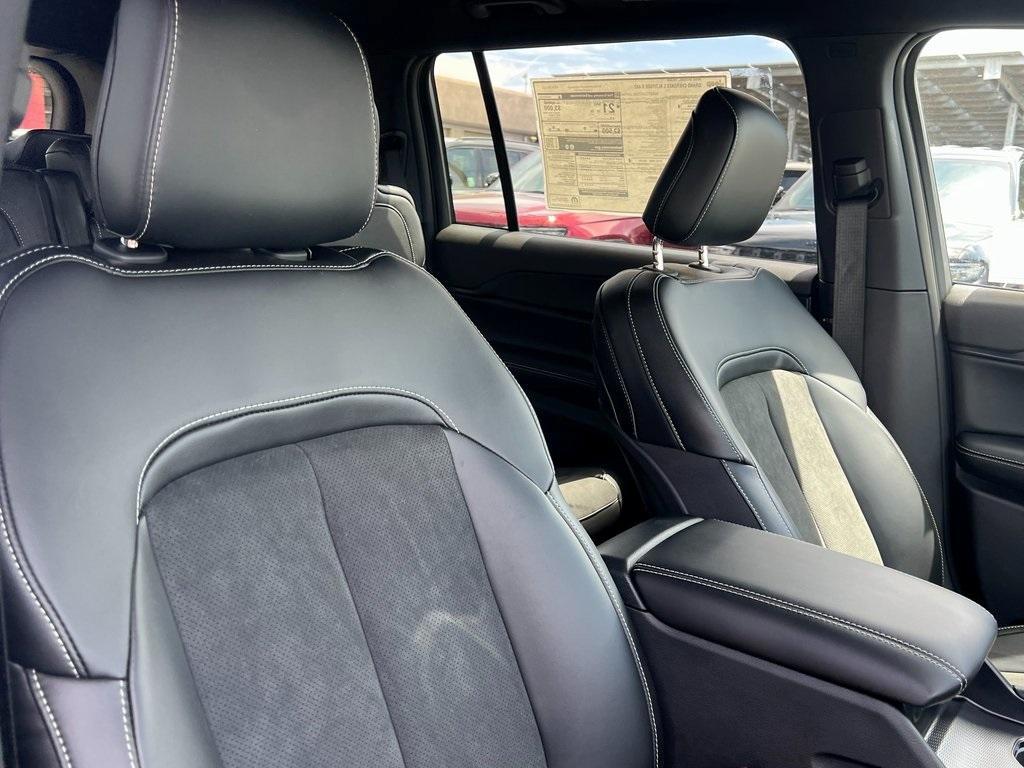 new 2025 Jeep Grand Cherokee L car, priced at $43,277