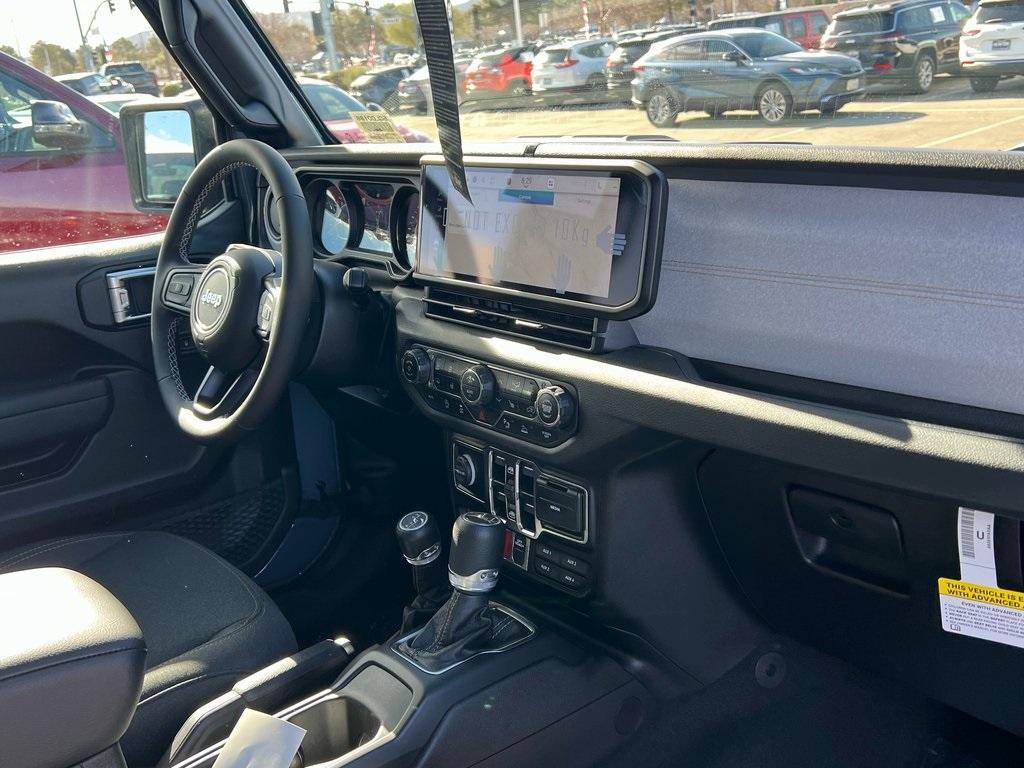 new 2025 Jeep Gladiator car, priced at $50,635