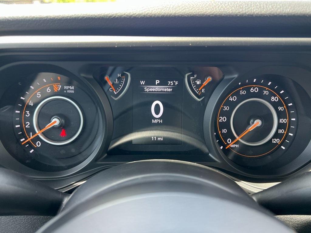 new 2025 Jeep Gladiator car, priced at $41,180