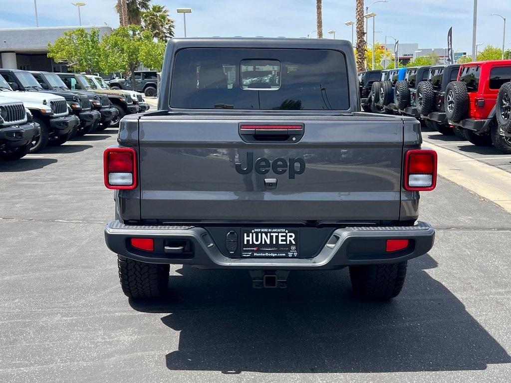 new 2025 Jeep Gladiator car, priced at $41,180