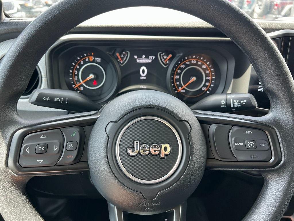 new 2025 Jeep Gladiator car, priced at $41,180
