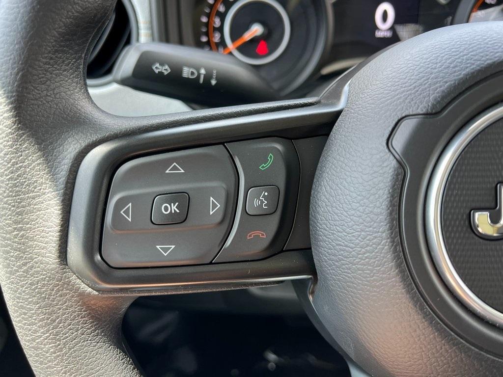 new 2025 Jeep Gladiator car, priced at $41,180
