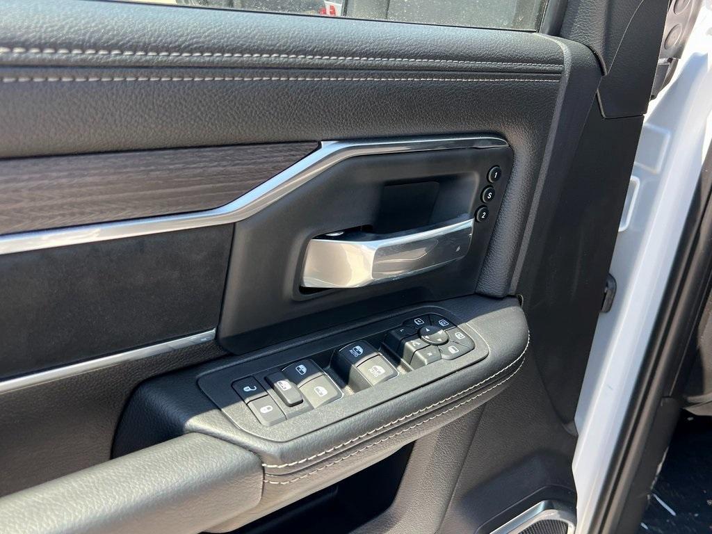 new 2025 Ram 2500 car, priced at $77,877