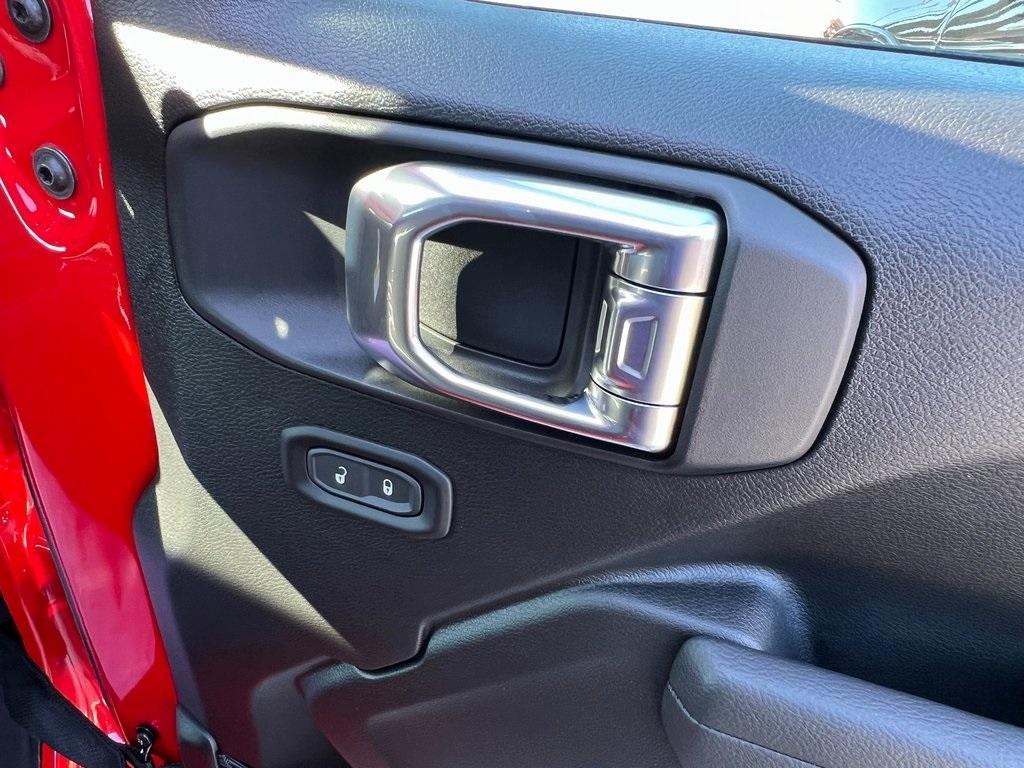 new 2025 Jeep Wrangler car, priced at $53,742