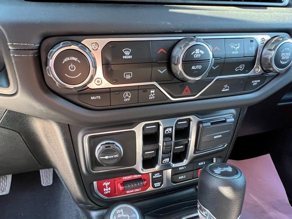 new 2025 Jeep Wrangler car, priced at $53,742