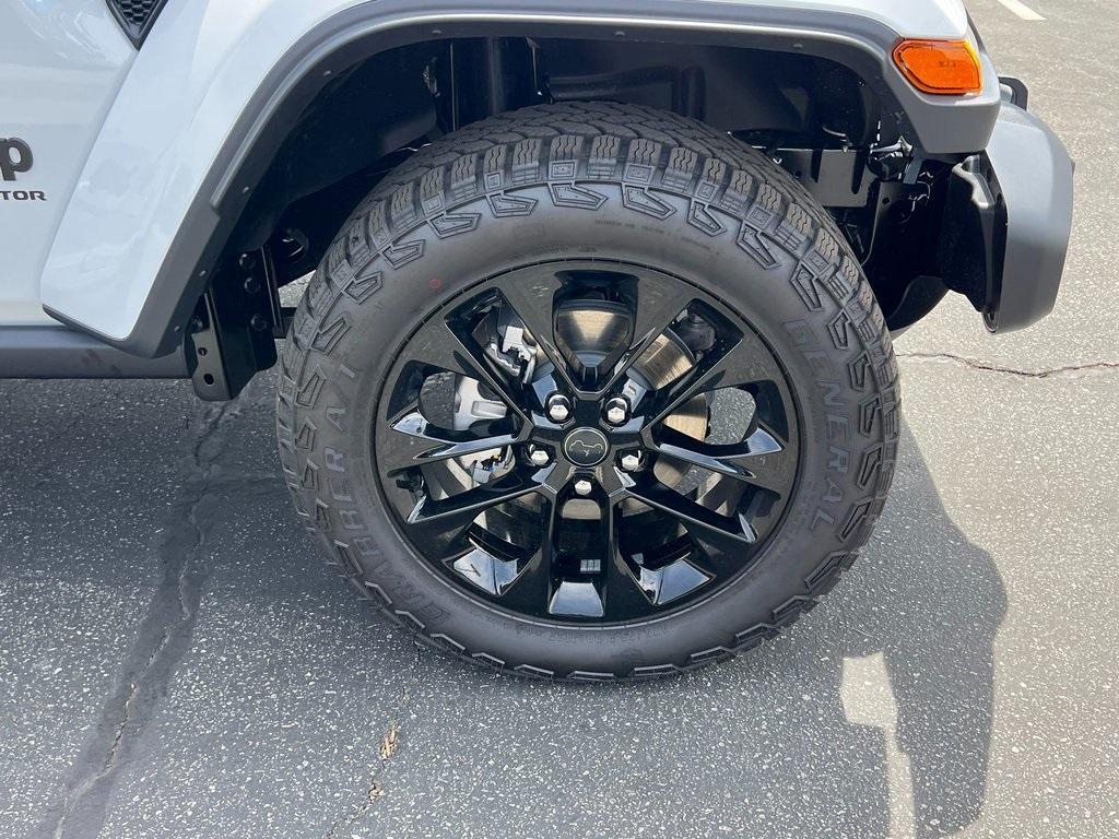 new 2025 Jeep Gladiator car, priced at $40,290
