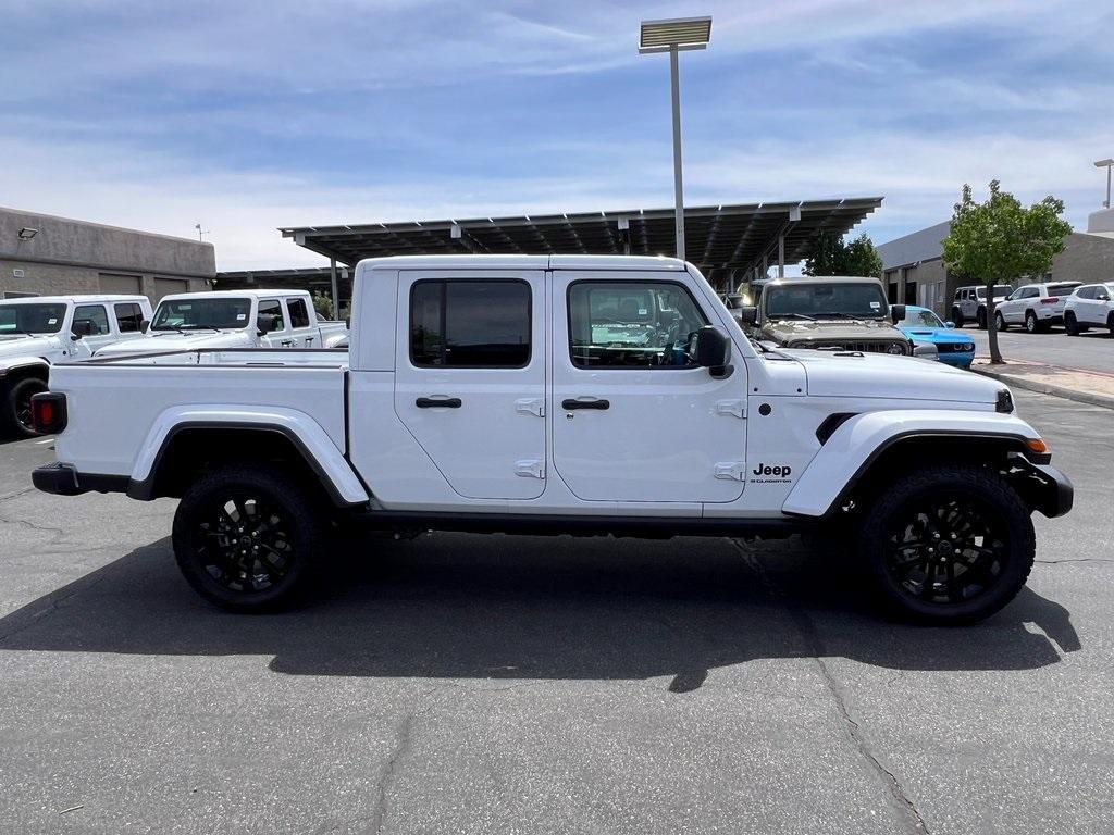 new 2025 Jeep Gladiator car, priced at $40,290